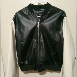 New Look Black and Cream Bomber Jacket Woman size medium